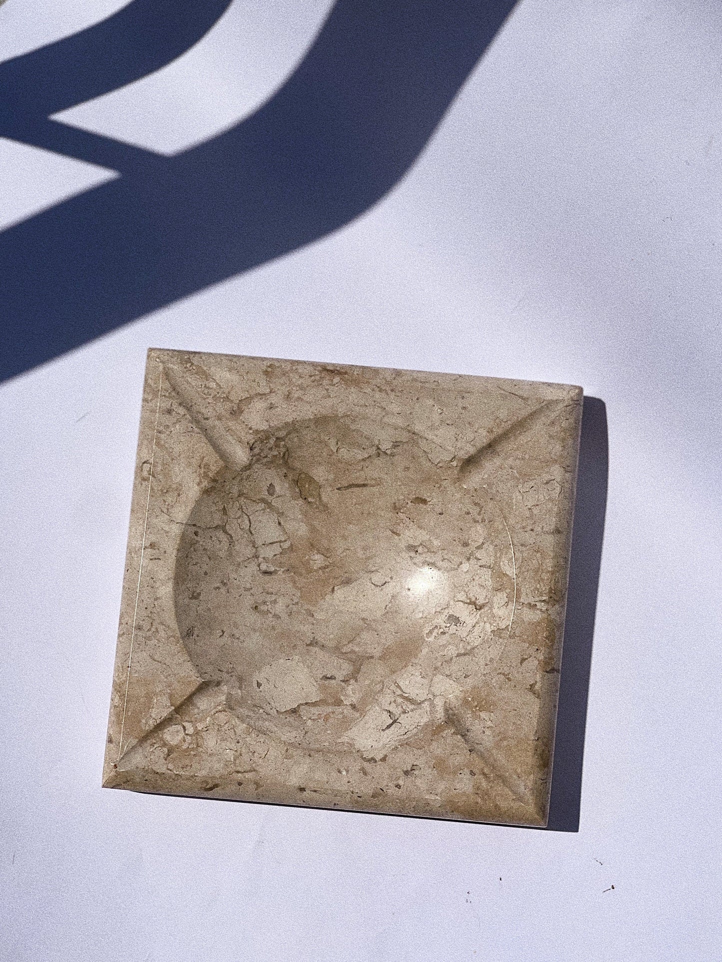 Cinzeiro mármore grande